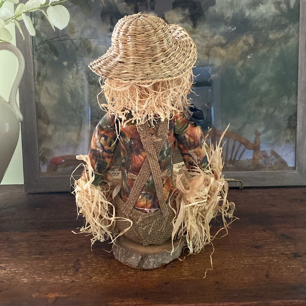 Fall scarecrow - Picture 4 of 6